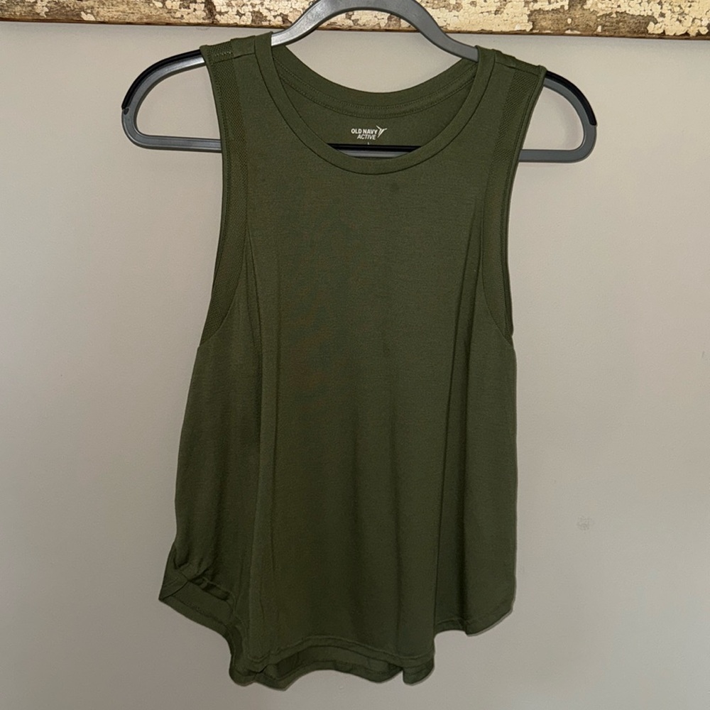 Green Old Navy work out tank